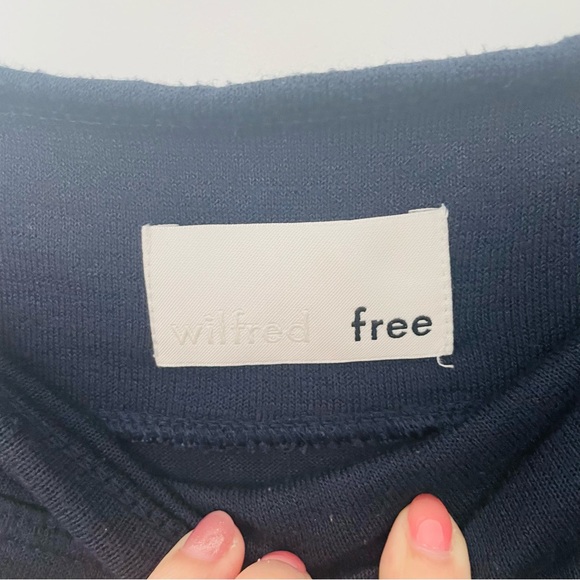 ARITZIA Wilfred Knit Navy Pencil Skirt with half slit - Picture 4 of 6